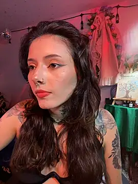 Snapshot of LiliJones_ chatting on 04.20.26 LiliJones online show from 04.20.26