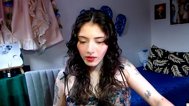 Snapshot of LiliJones_ chatting on 05.02.26 LiliJones online show from 05.02.26