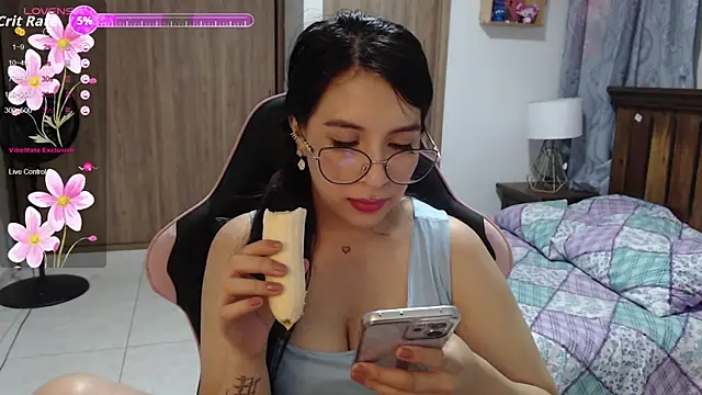 Snapshot of camilita08 chatting on 06.25.26 camilita08 online show from 06.25.26