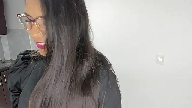 Luna Dumont online show from 04.10.26