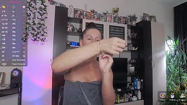 Snapshot of SheilaRyan chatting on 02.28.26 SheilaRyan online show from 02.28.26