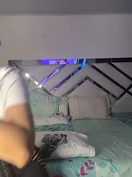 Snapshot of maybelline69 chatting on 04.09.26 maybelline69 online show from 04.09.26