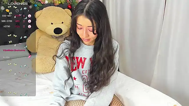 SophiaLiu online show from 12.14.24