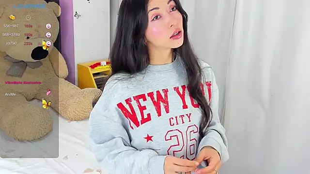 SophiaLiu online show from 02.16.25