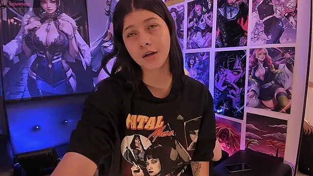 LanaKyutt online show from 12.18.25