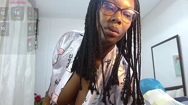 Snapshot of Sara_Marks chatting on 03.25.26 Sara Marks online show from 03.25.26