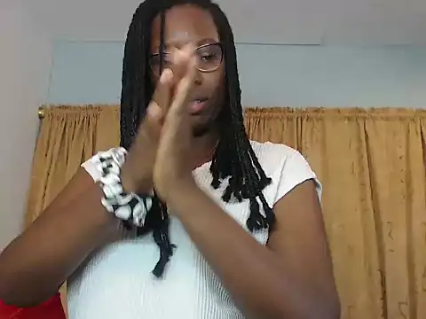 Snapshot of Sara_Marks chatting on 04.07.26 Sara Marks online show from 04.07.26