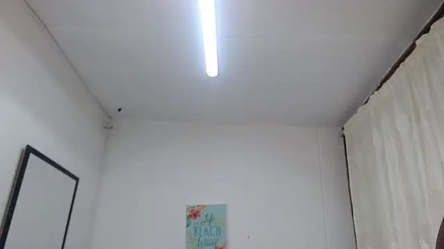 Snapshot of Sara_Marks chatting on 04.11.26 Sara Marks online show from 04.11.26