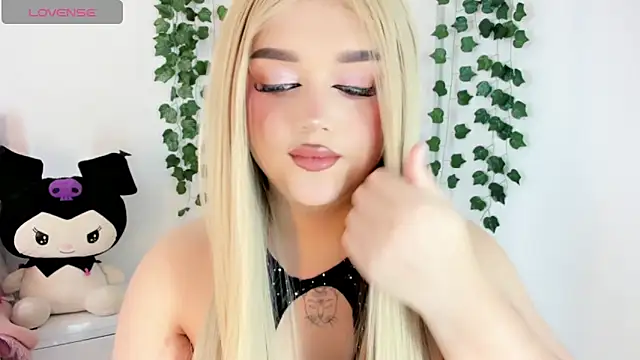 Snapshot of cattriona_muller chatting on 06.18.26 cattriona muller online show from 06.18.26