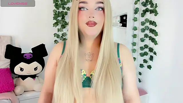 Snapshot of cattriona_muller chatting on 06.22.26 cattriona muller online show from 06.22.26