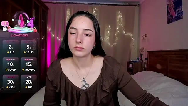 Snapshot of AishaGold chatting on 01.15.26 AishaGold online show from 01.15.26