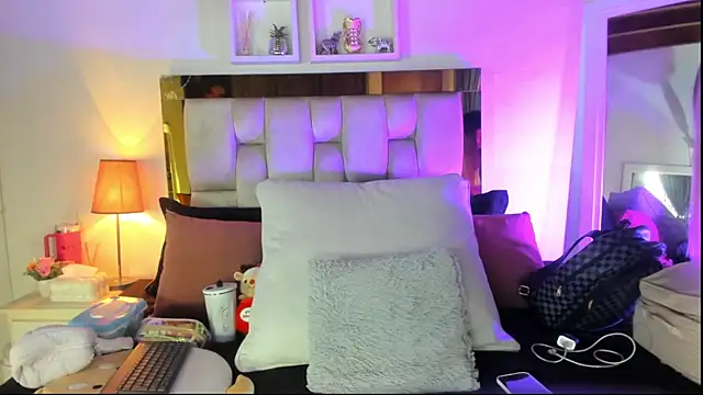 emmy r online show from 11.22.25