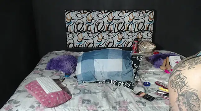 Snapshot of emma_onassis_17 chatting on 01.17.25 emma onassis 17 online show from 01.17.25