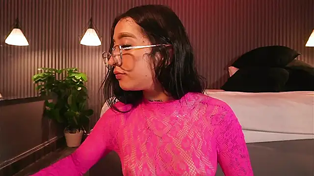 Snapshot of EriKlein chatting on 02.27.26 EriKlein online show from 02.27.26