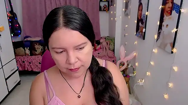 Snapshot of claryssa_ chatting on 04.18.26 claryssa online show from 04.18.26