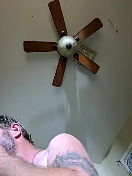 Snapshot of Hugebwc102 chatting on 10.05.25 Hugebwc102 online show from 10.05.25