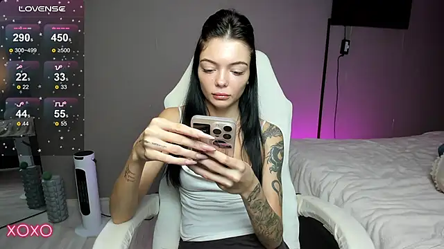 Snapshot of Mariella_Adamss chatting on 10.09.25 Mariella Adamss online show from 10.09.25