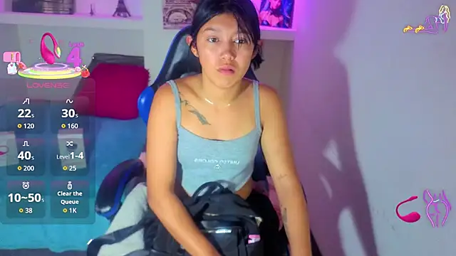 emily rosse04 online show from 10.25.25