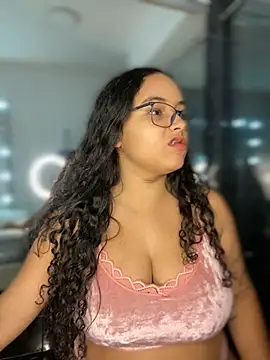 CurlyGirl 1 online show from 12.05.24