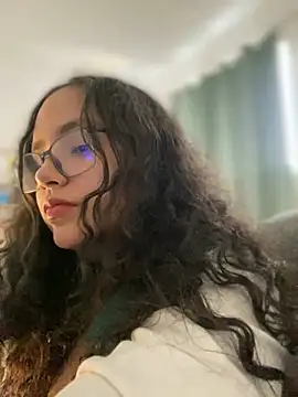 CurlyGirl 1 online show from 12.22.24