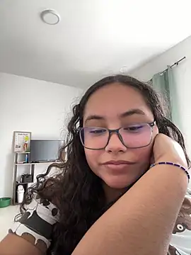 CurlyGirl 1 online show from 01.31.25