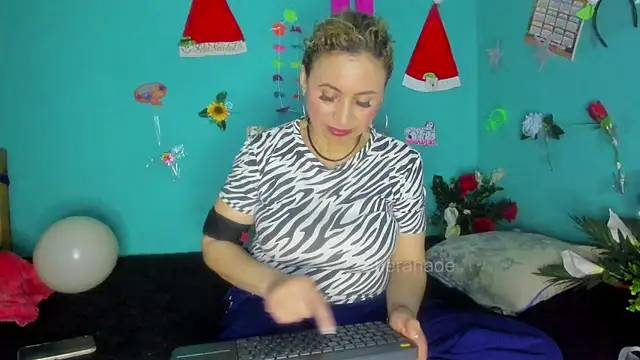 Snapshot of SheraHadee chatting on 01.17.26 SheraHadee online show from 01.17.26