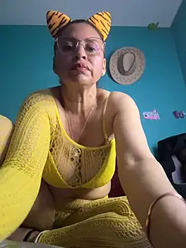 Snapshot of SheraHadee chatting on 06.02.26 SheraHadee online show from 06.02.26