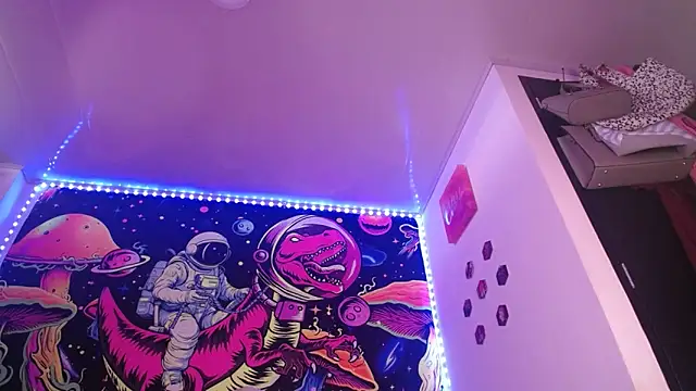 BellaLiz  online show from 10.03.25