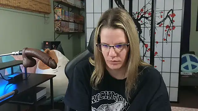 Sarahtineke online show from 12.16.24