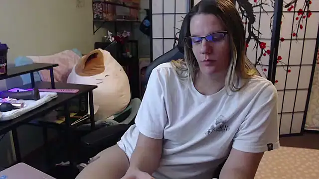 Sarahtineke online show from 02.03.26