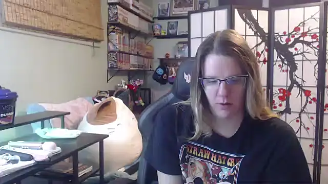 Sarahtineke online show from 03.02.26