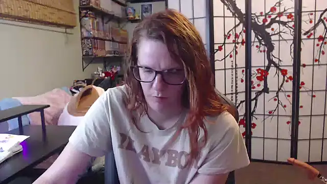 Snapshot of Sarahtineke chatting on 04.20.26 Sarahtineke online show from 04.20.26