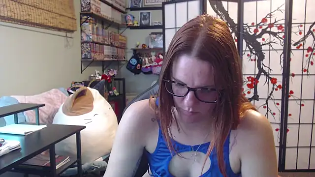 Snapshot of Sarahtineke chatting on 05.04.26 Sarahtineke online show from 05.04.26