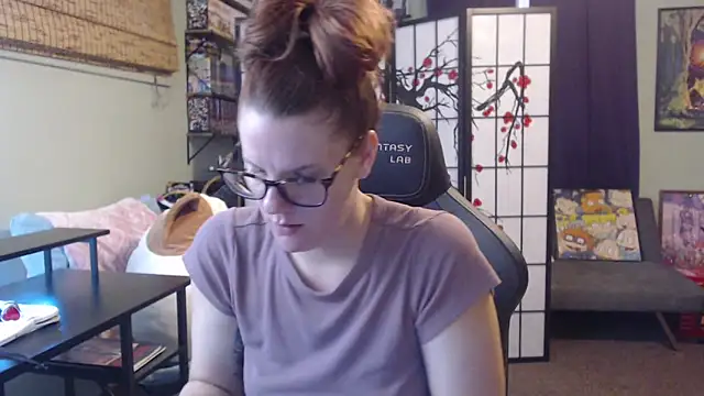 Snapshot of Sarahtineke chatting on 05.26.26 Sarahtineke online show from 05.26.26