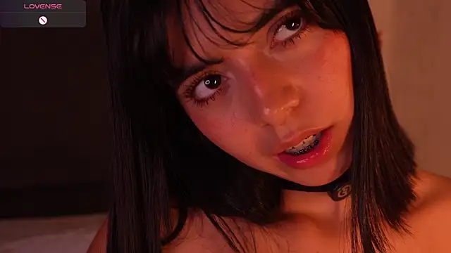 NicolRoss  online show from 11.21.25