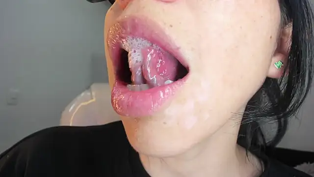 Katty mouth online show from 12.04.25