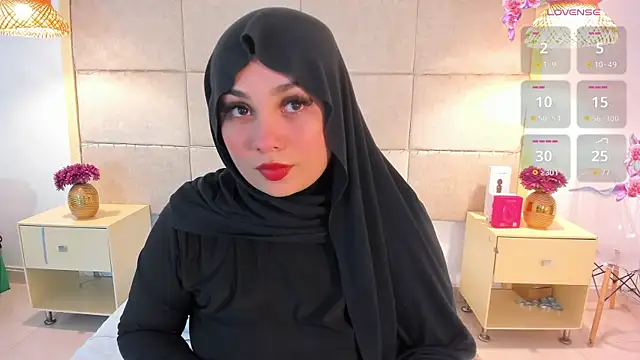 Snapshot of _anjum_ chatting on 04.25.26 anjum online show from 04.25.26