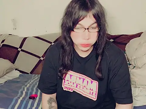 Snapshot of evelyntvsexy chatting on 01.10.25 evelyntvsexy online show from 01.10.25