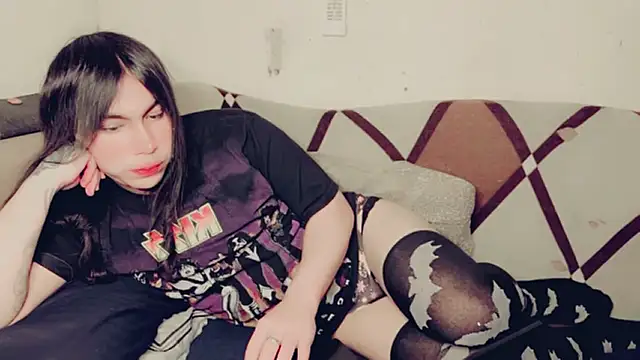 Snapshot of evelyntvsexy chatting on 06.18.26 evelyntvsexy online show from 06.18.26