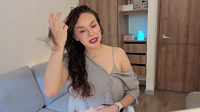 Snapshot of Monica-Bello chatting on 03.19.26 Monica-Bello online show from 03.19.26