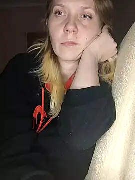 Snapshot of LeraSweet chatting on 12.15.24 LeraSweet online show from 12.15.24