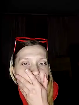 Snapshot of LeraSweet chatting on 12.17.24 LeraSweet online show from 12.17.24