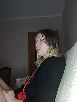 Snapshot of LeraSweet chatting on 12.18.24 LeraSweet online show from 12.18.24