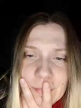 Snapshot of LeraSweet chatting on 12.29.24 LeraSweet online show from 12.29.24