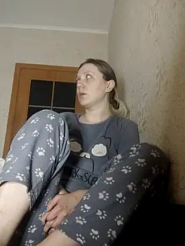 Snapshot of LeraSweet chatting on 03.15.25 LeraSweet online show from 03.15.25