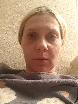 Snapshot of LeraSweet chatting on 10.16.25 LeraSweet online show from 10.16.25