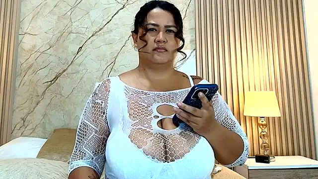 Snapshot of IsabellMendez_ chatting on 07.24.26 IsabellMendez online show from 07.24.26