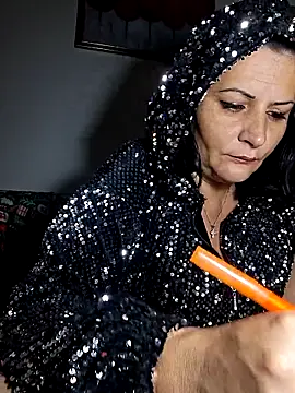 anaaamariaaaa online show from 12.20.25