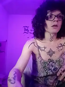 Snapshot of SuccubusTatuada chatting on 04.03.26 SuccubusTatuada online show from 04.03.26