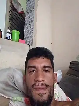 Snapshot of fieltoprj1 chatting on 12.21.24 fieltoprj1 online show from 12.21.24